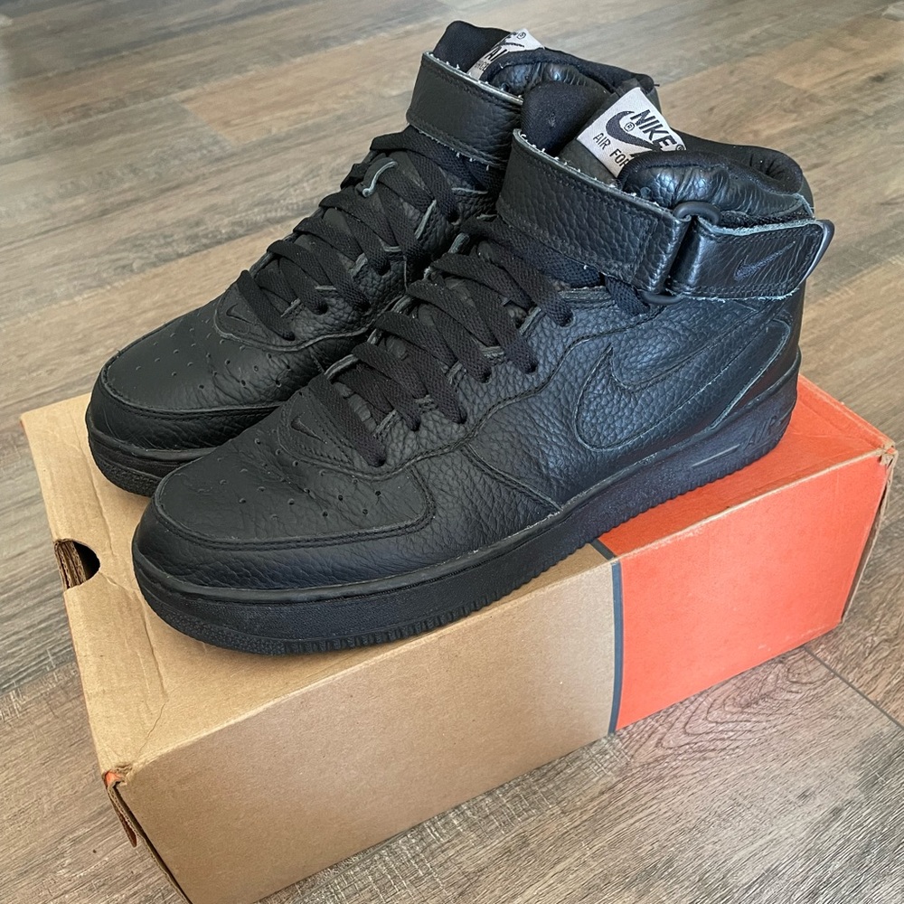 Vintage Nike Air Force 1 Mid '01 Triple Black (2001) pebble leather Sz. 9.5 NDS